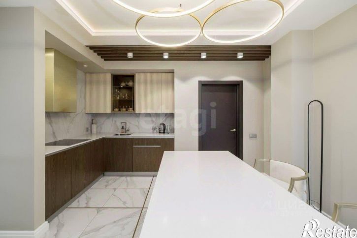 3-комн квартира ул Федюнинского, 64,  д. 64