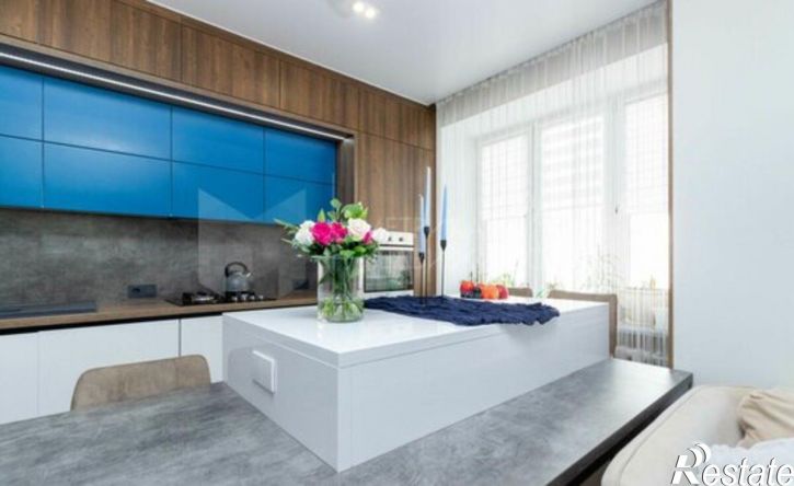 3-комн квартира улица Малиновского, 8,  д. 8