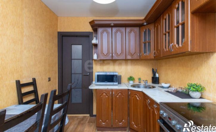 3-комн квартира ул Домостроителей, 18,  д. 18