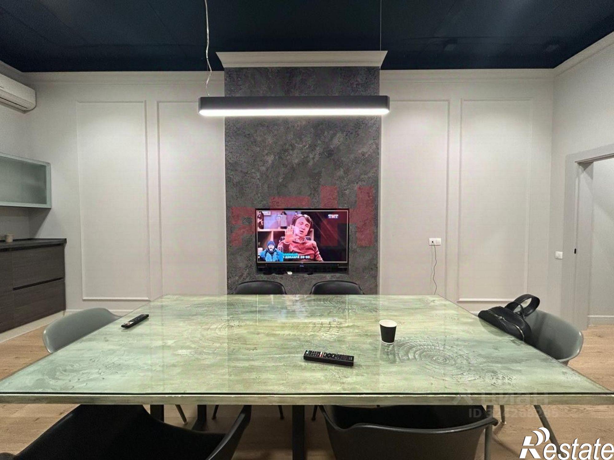 Сдать офис, помещение под офис за 100 002 рублей на ул Комсомольская, 75