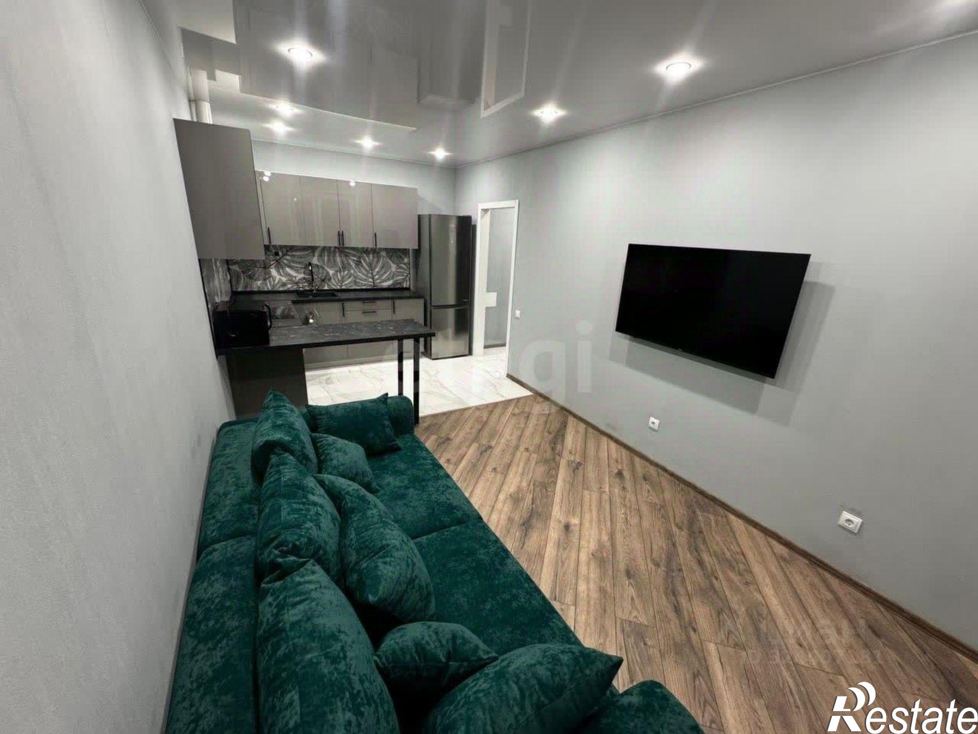 Купить квартиру за 10 000 000 рублей на улица Республики, 204 к11