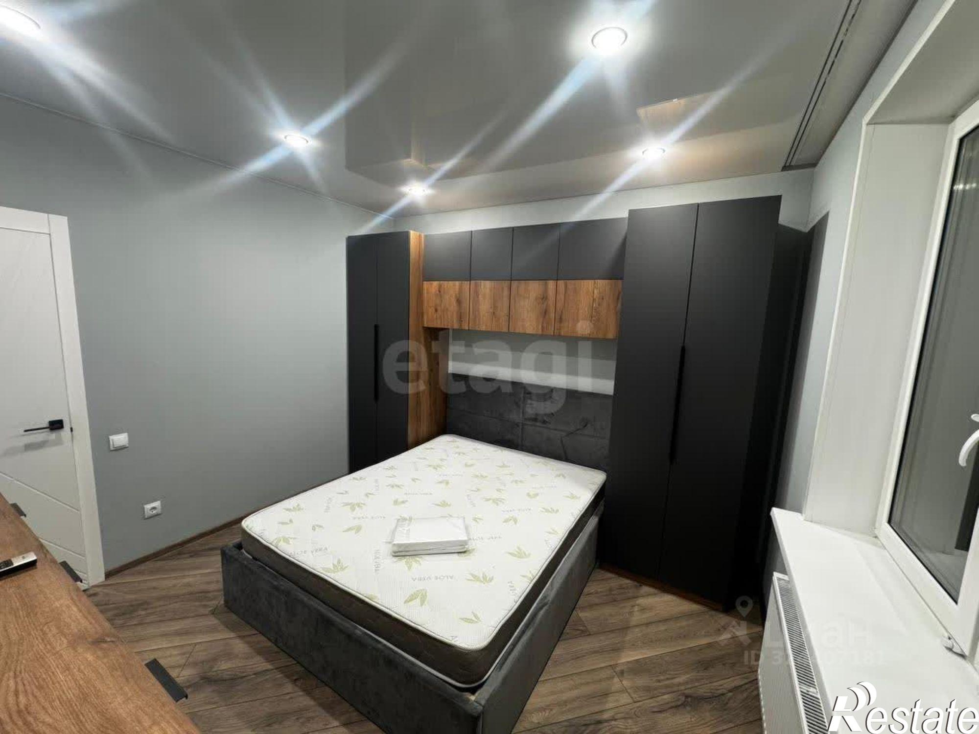 Купить квартиру за 10 000 000 рублей на улица Республики, 204 к11