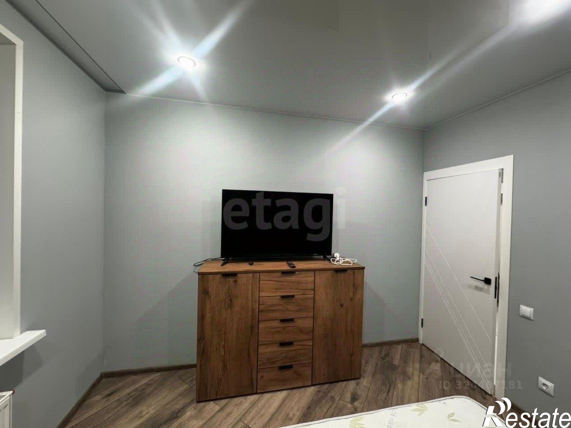 Купить квартиру за 10 000 000 рублей на улица Республики, 204 к11