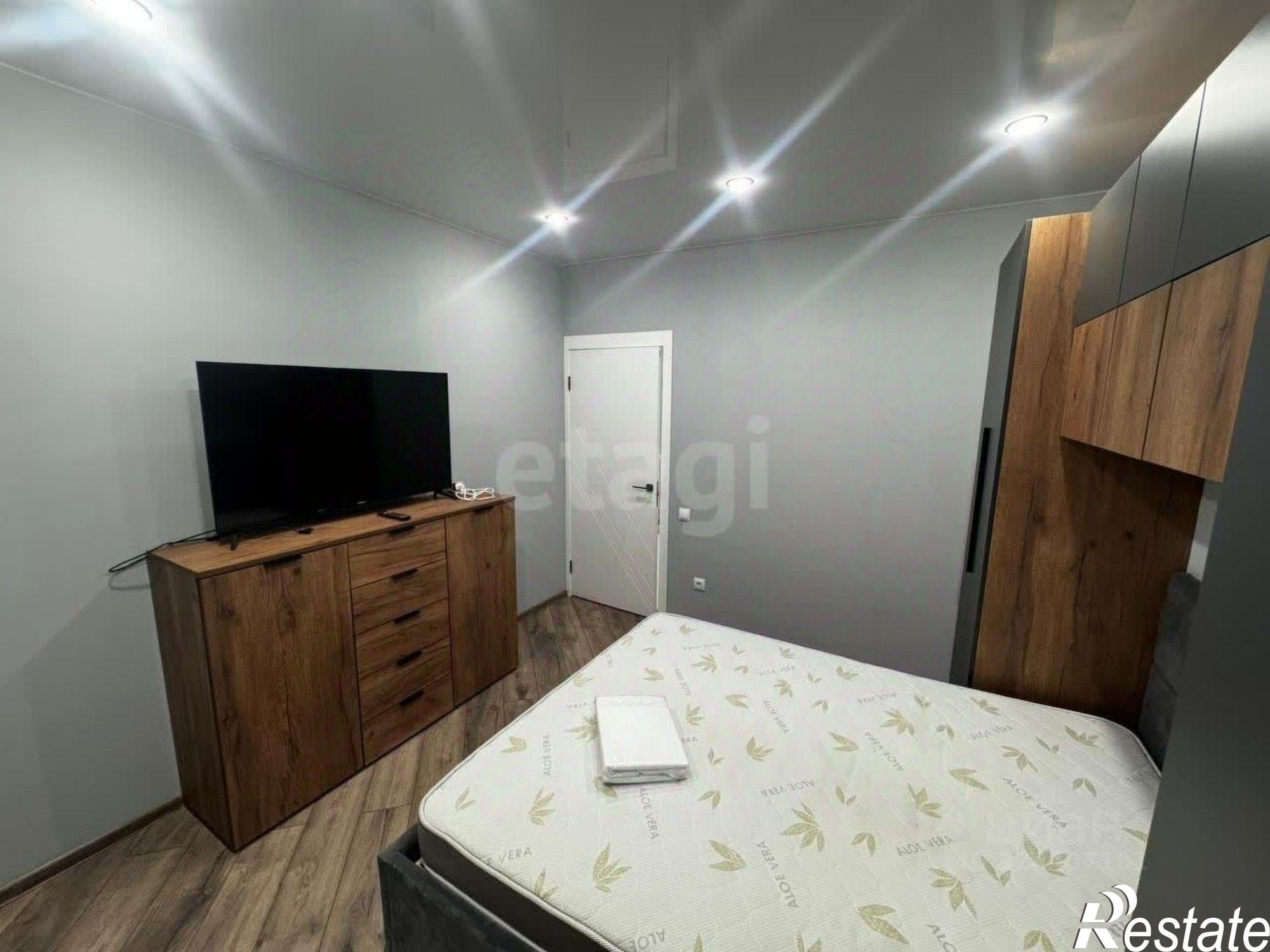 Купить квартиру за 10 000 000 рублей на улица Республики, 204 к11