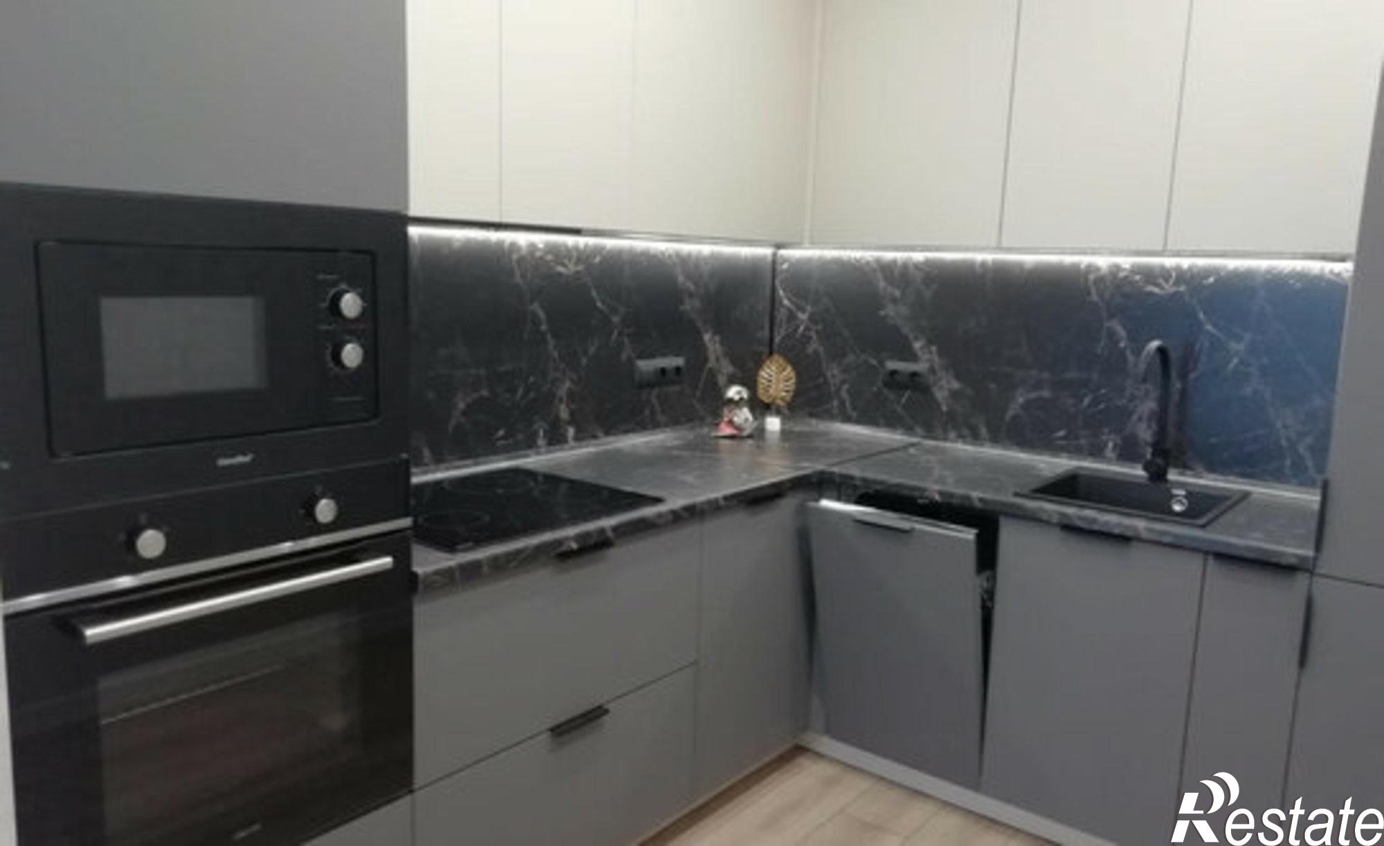 Купить квартиру за 6 940 000 рублей на улица Республики, 203