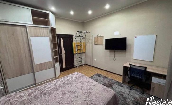 3-комн квартира ул Прокопия Артамонова, 15,  д. 15