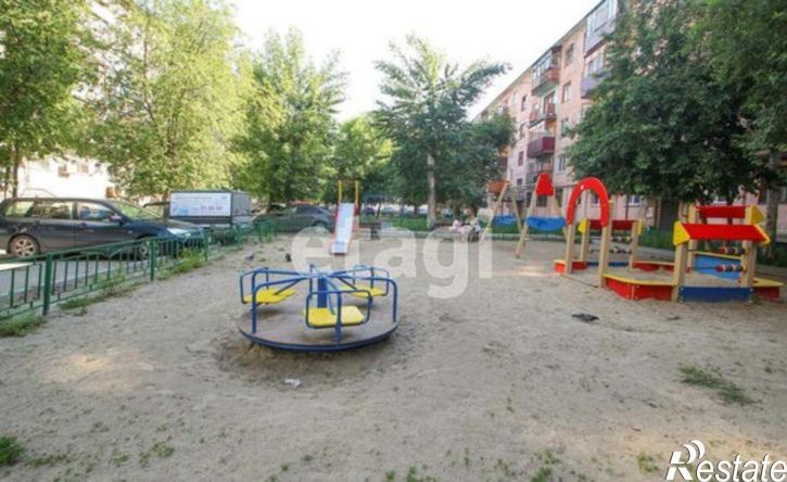 4-комн квартира улица Белинского, 8,  д. 8