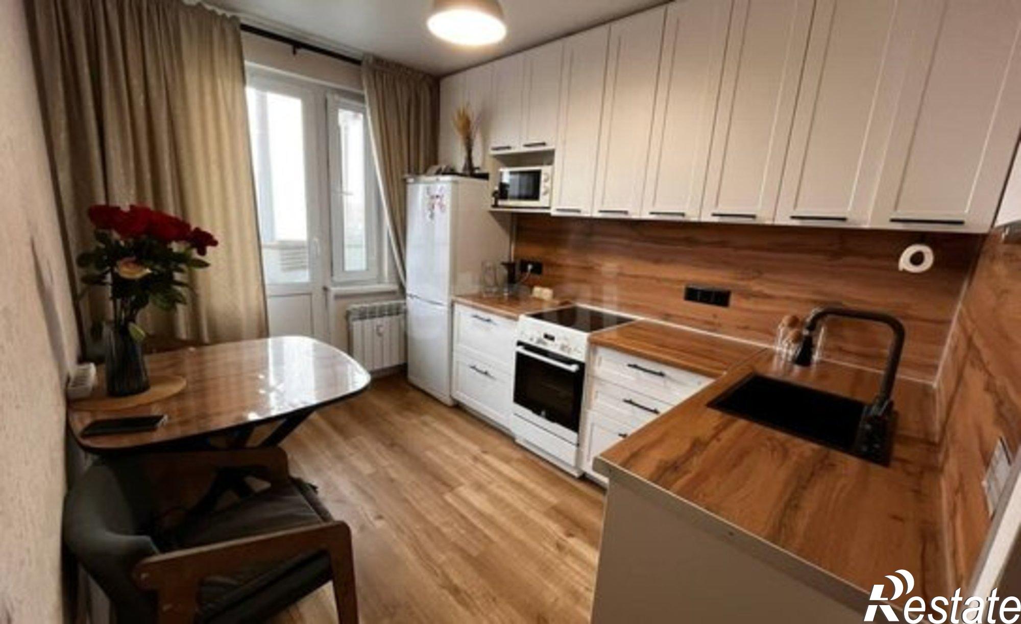 Купить квартиру за 3 800 000 рублей на Беловежская улица, 15