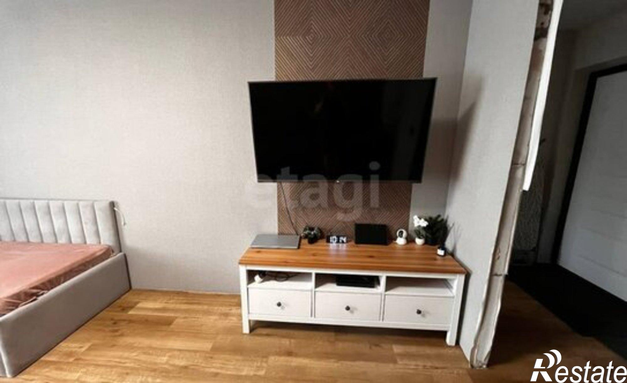 Купить квартиру за 3 800 000 рублей на Беловежская улица, 15