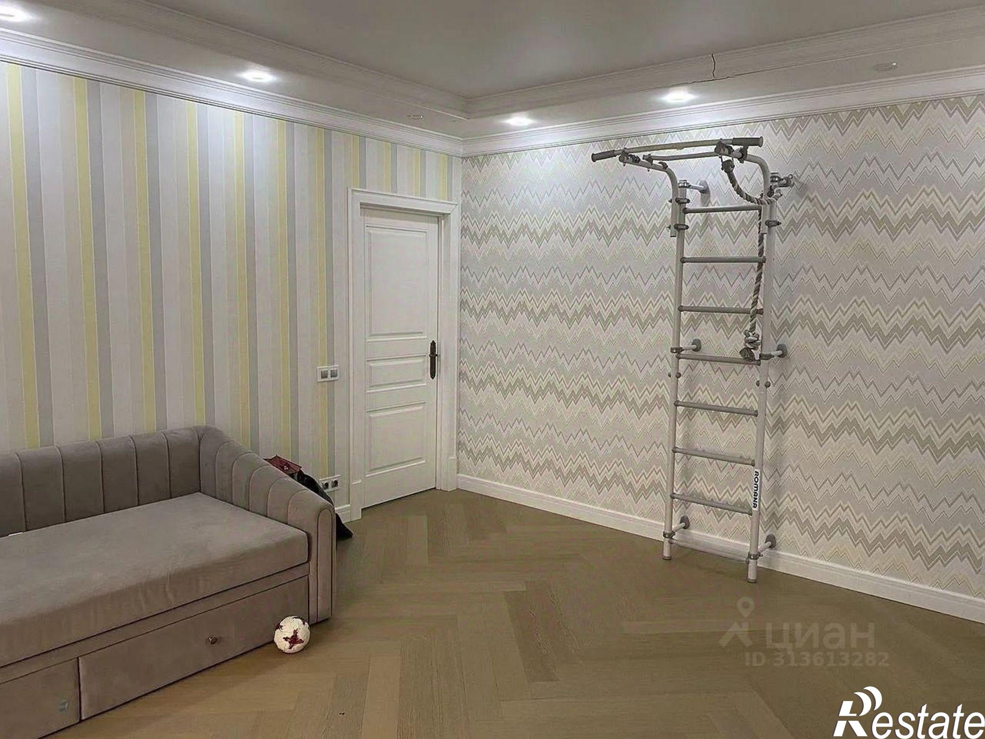 Купить квартиру за 12 000 000 рублей на Институтская улица, 2А