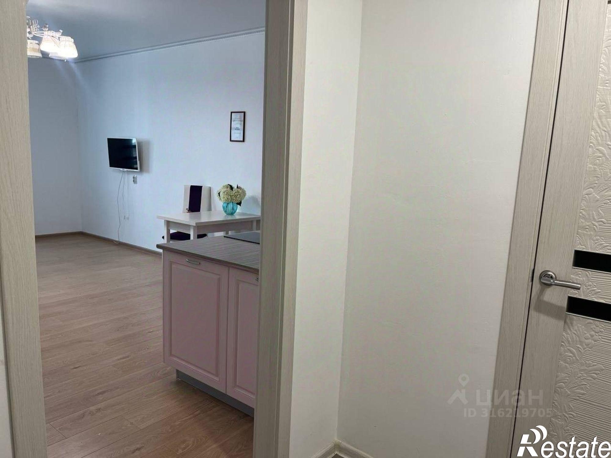 Купить квартиру за 8 000 000 рублей на ул Республики, 204 11