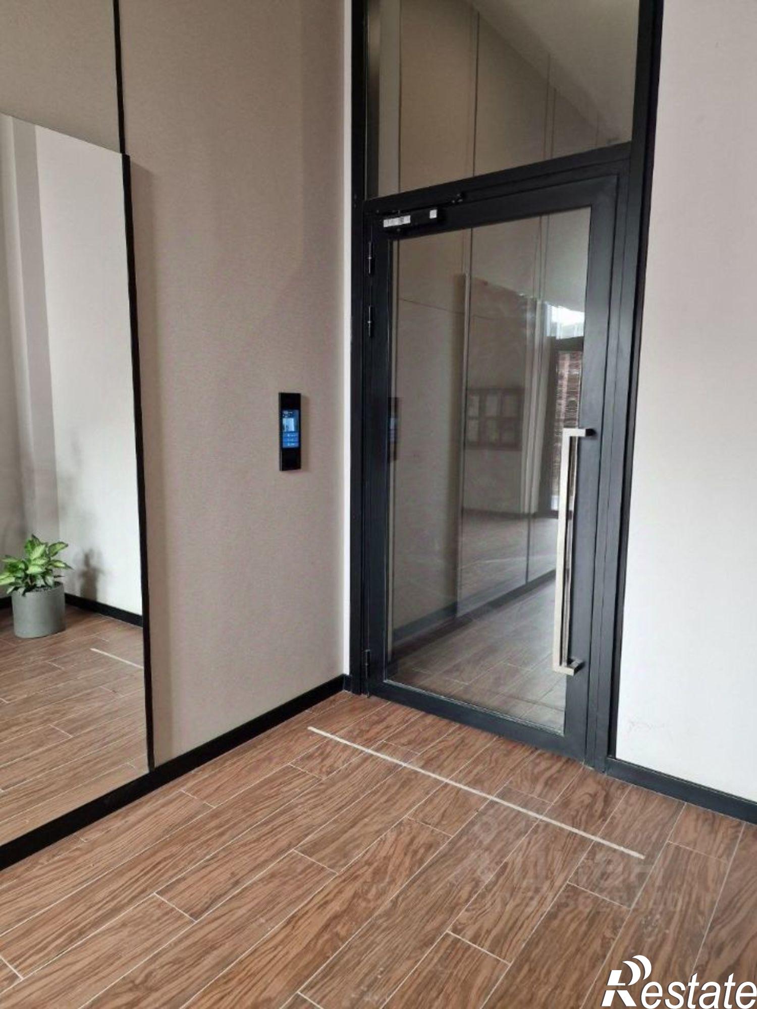 Купить квартиру за 14 675 000 рублей на улица Муравленко, 9 к1