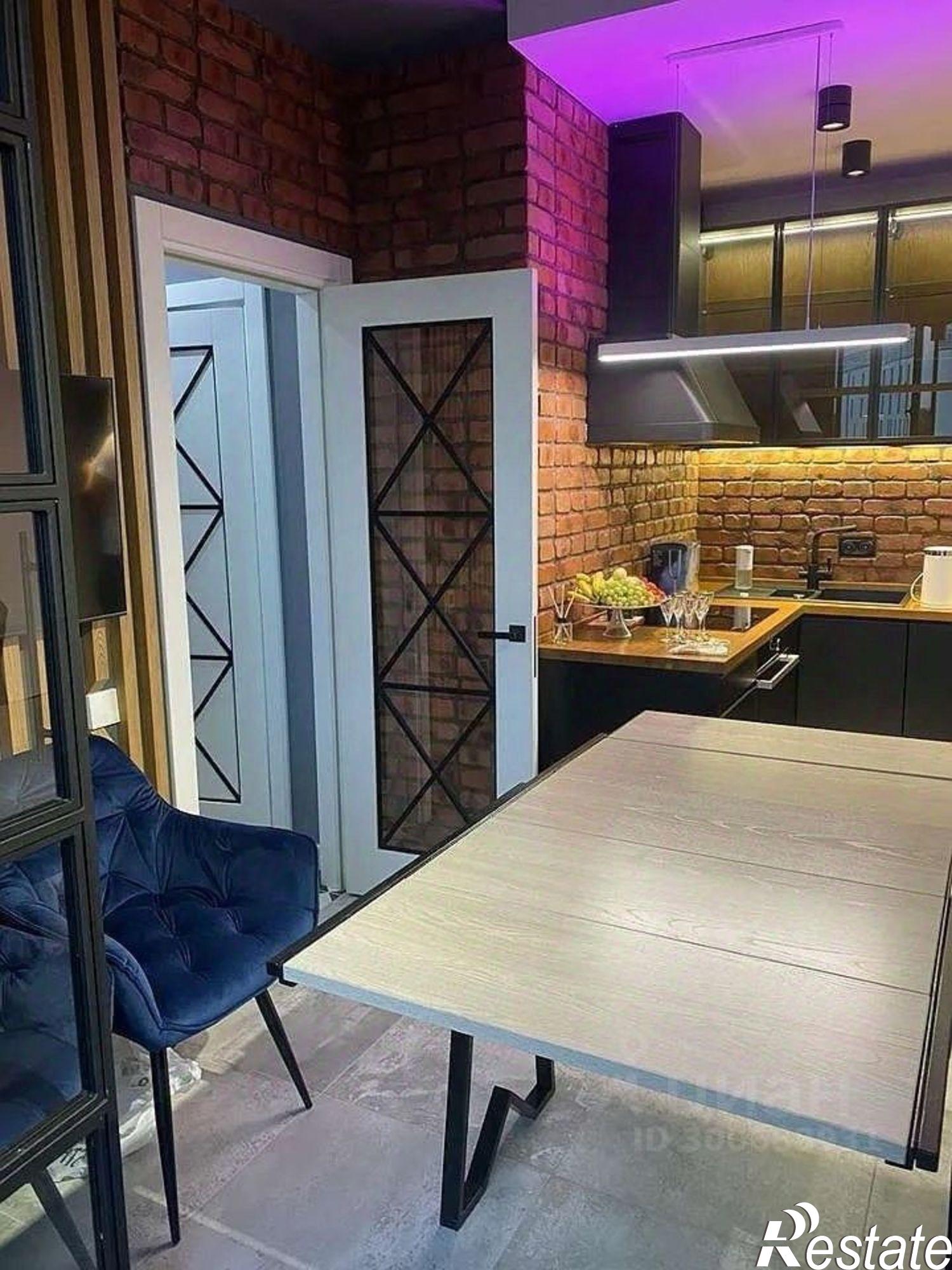 Купить квартиру за 9 300 000 рублей на ул Федюнинского, 30 1