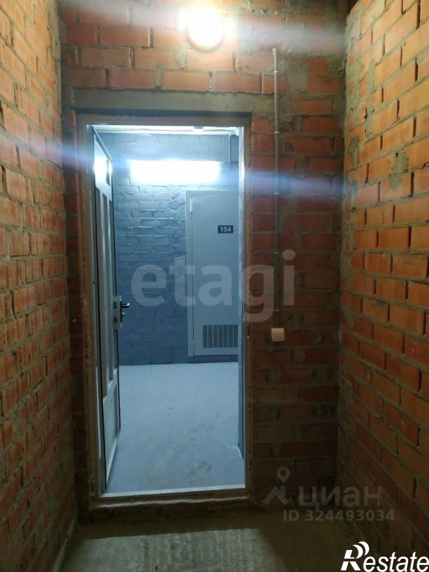 Купить складское помещение за 405 000 рублей на улица Александра Звягина, 7