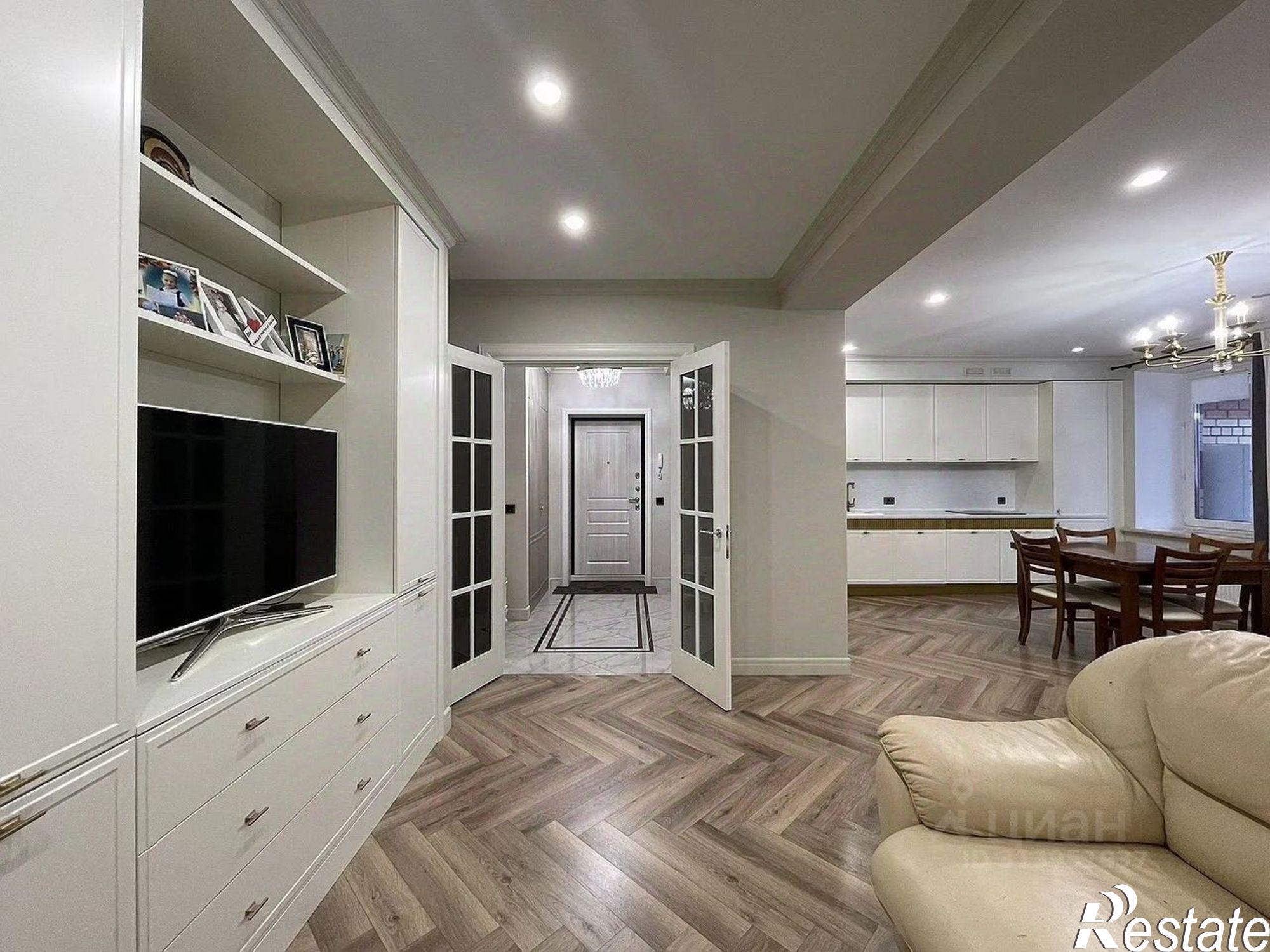 Купить квартиру за 18 500 000 рублей на ул Николая Семенова, 19 1