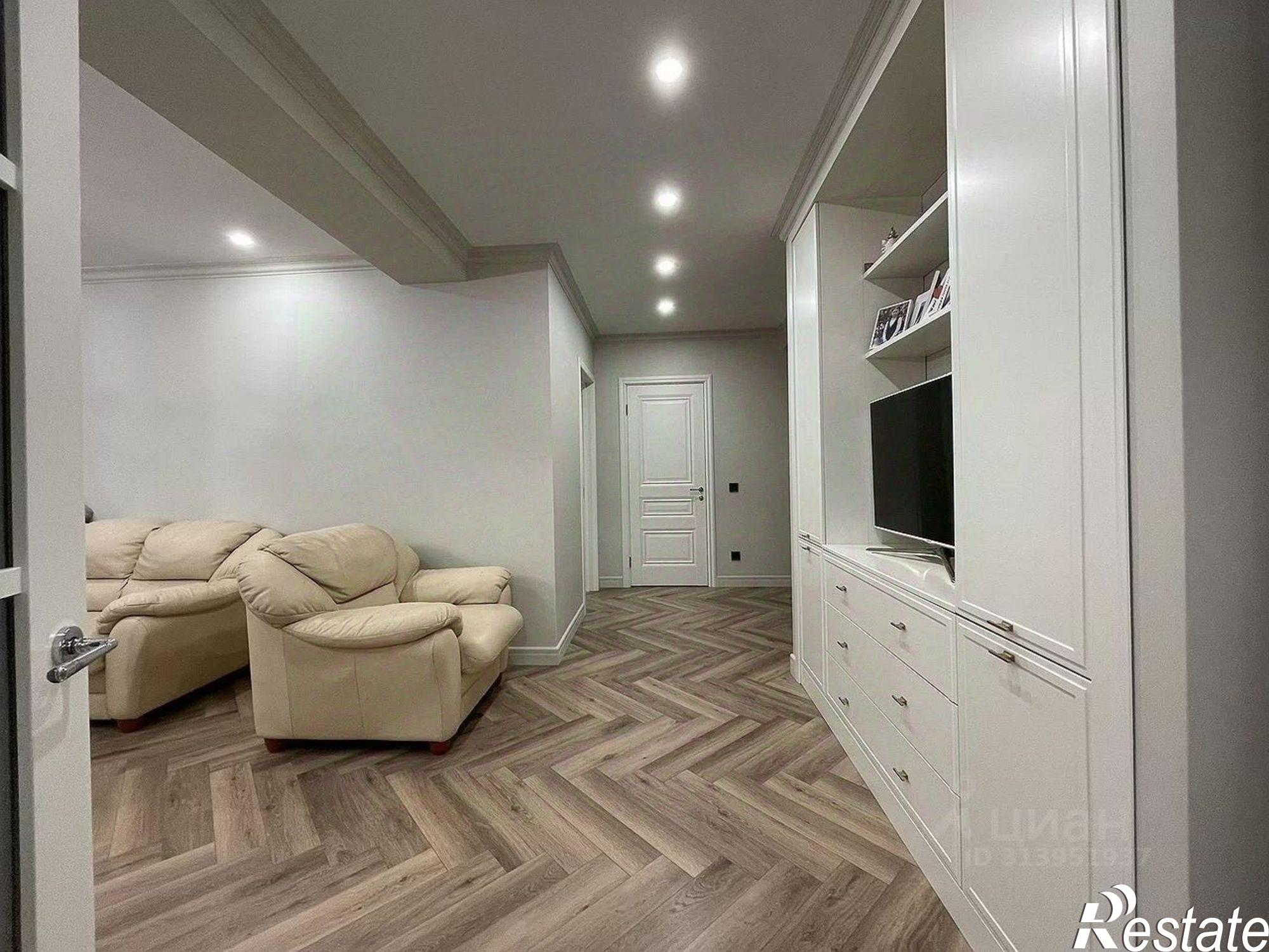 Купить квартиру за 18 500 000 рублей на ул Николая Семенова, 19 1