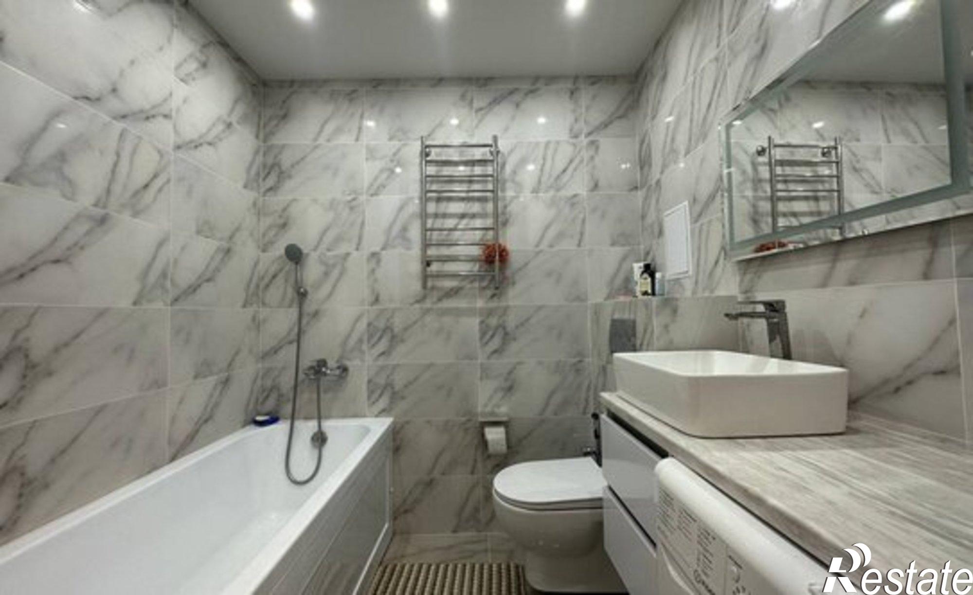 Купить квартиру за 5 490 000 рублей на ул Велижанская, 66