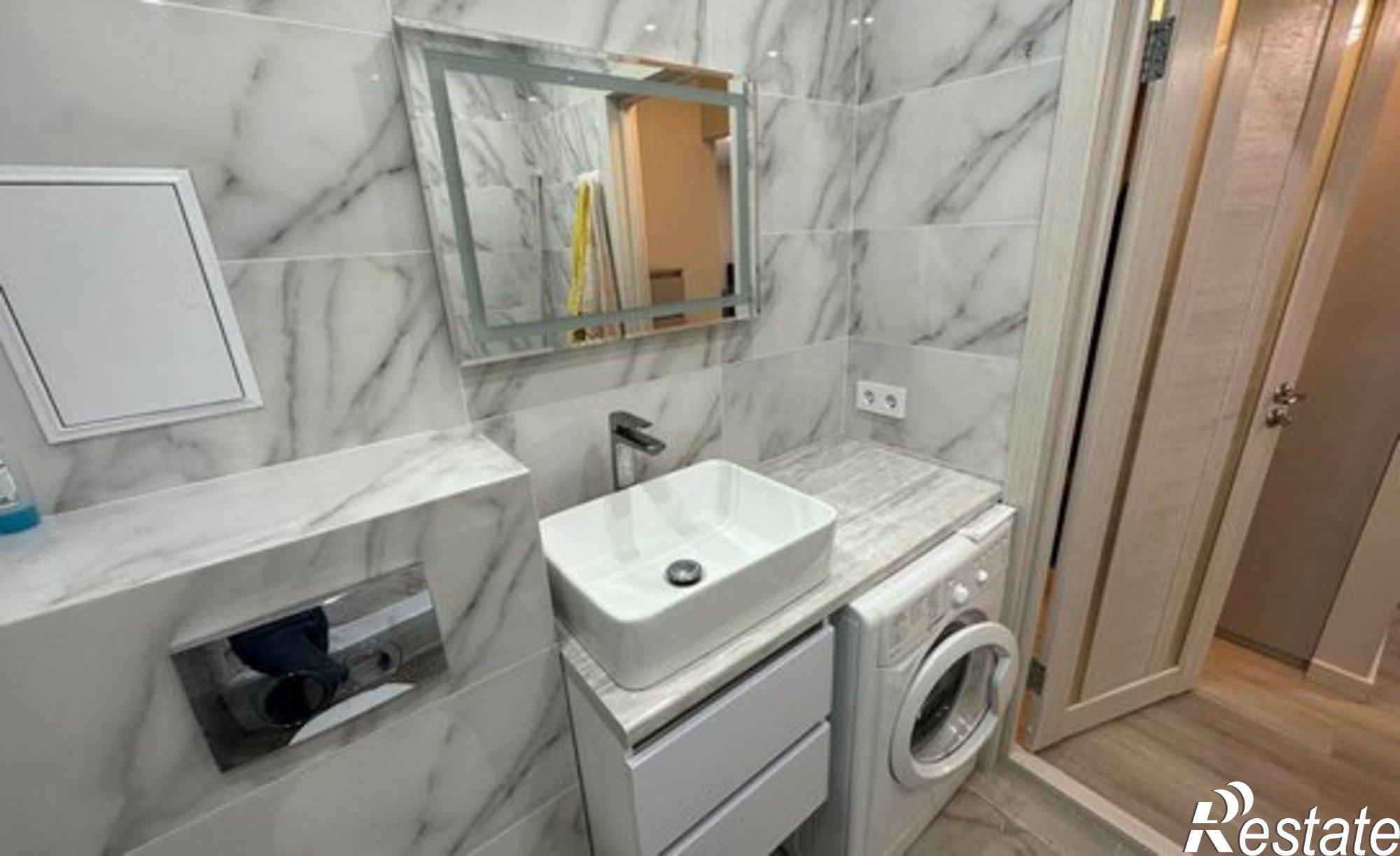 Купить квартиру за 5 490 000 рублей на ул Велижанская, 66