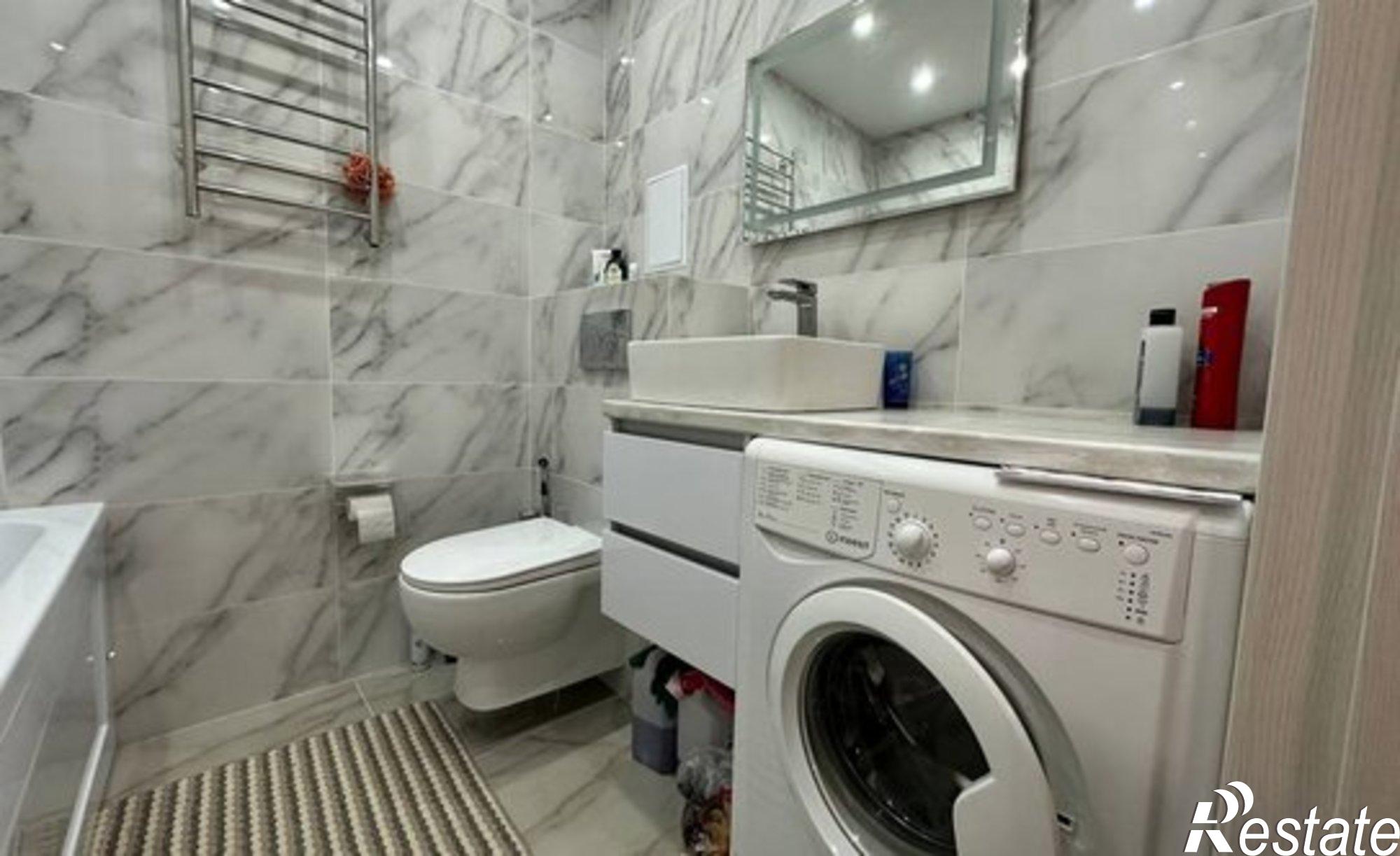 Купить квартиру за 5 490 000 рублей на ул Велижанская, 66