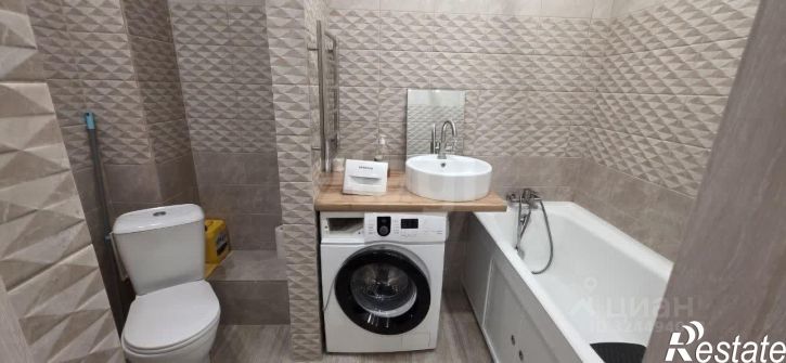 2-комн квартира ул Газопромысловая, 1 1,  д. 1 1,  к. 1