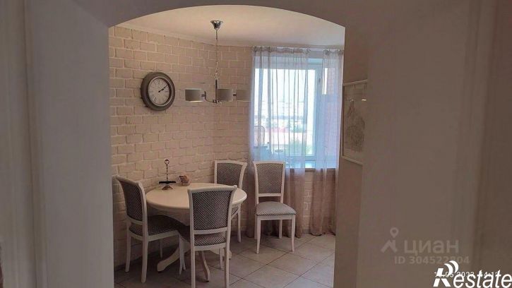 4-комн квартира улица 50 лет Октября, 3,  д. 3