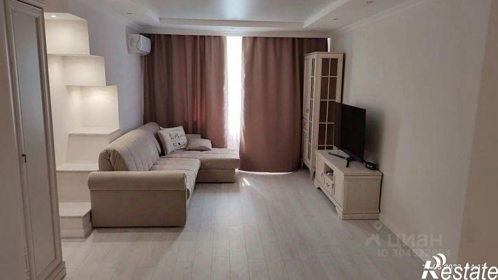 4-комн квартира улица 50 лет Октября, 3,  д. 3