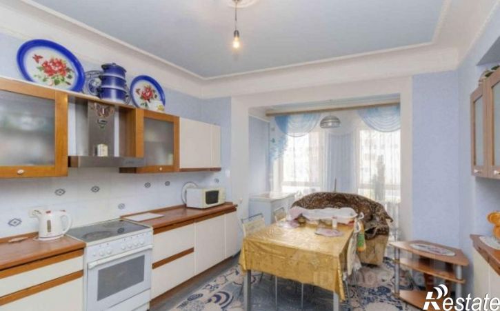 4-комн квартира улица Немцова, 4,  д. 4