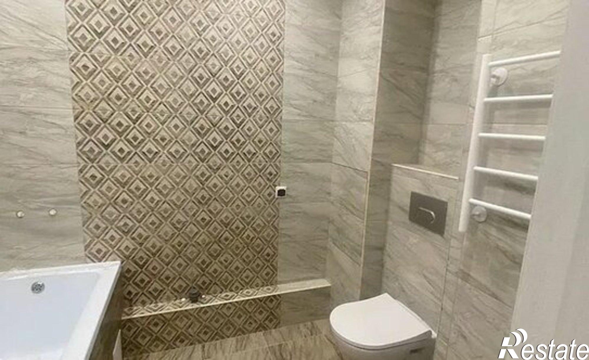 Купить квартиру за 6 100 000 рублей на улица Фармана Салманова, 8