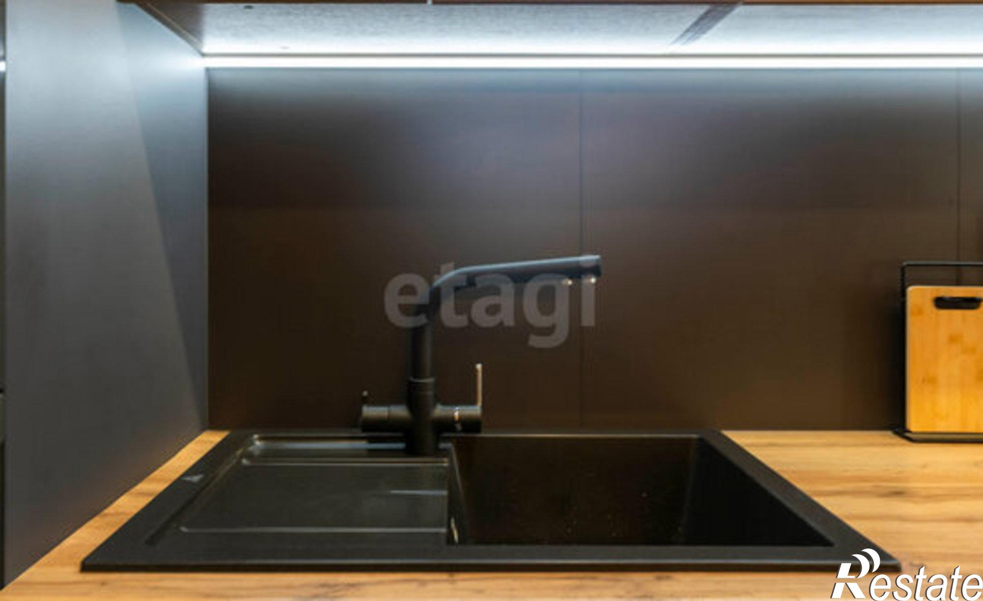 Купить квартиру за 11 000 000 рублей на ул Николая Ростовцева, 24 1