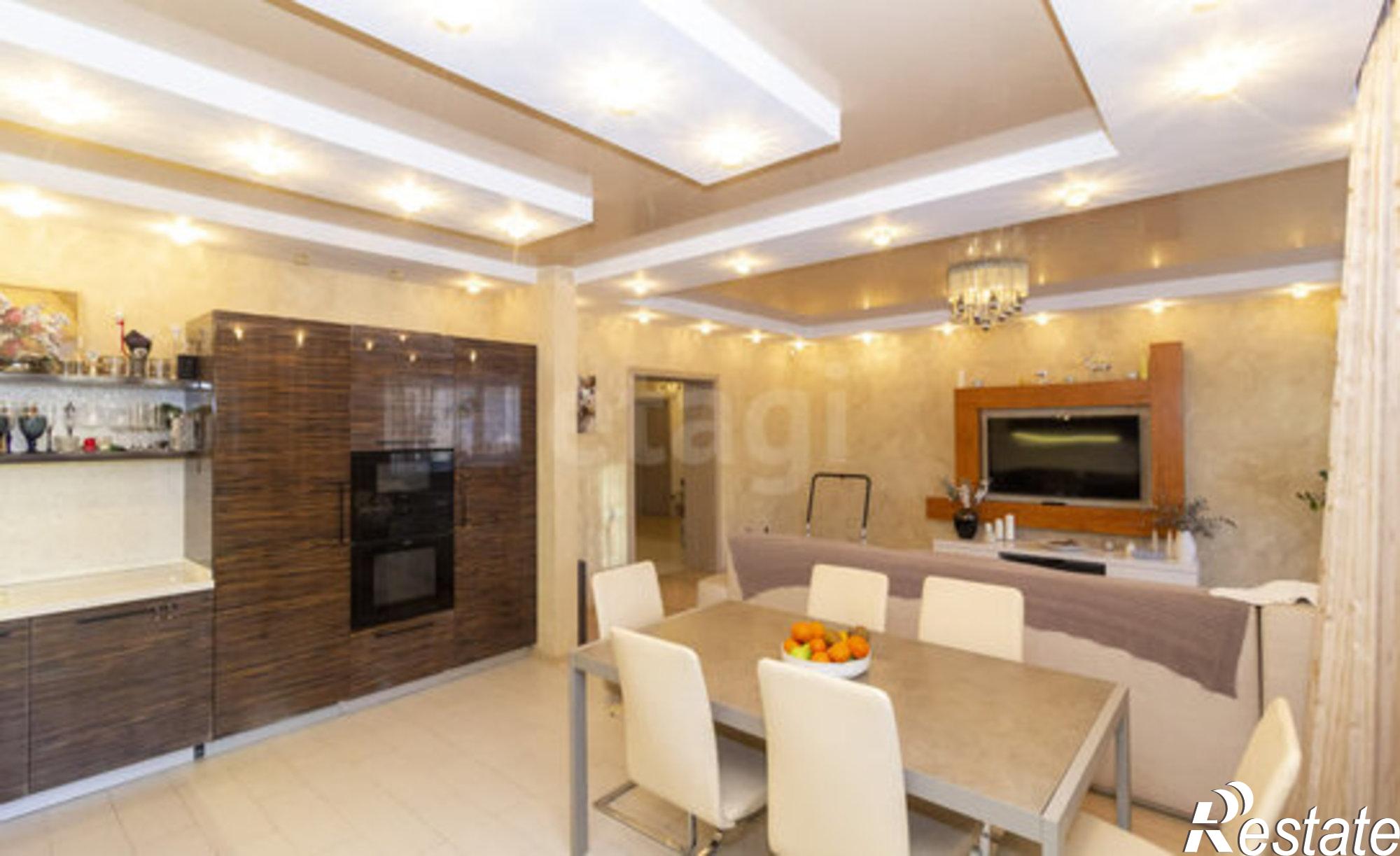 Купить квартиру за 15 500 000 рублей на ул Валерии Гнаровской, 10 3