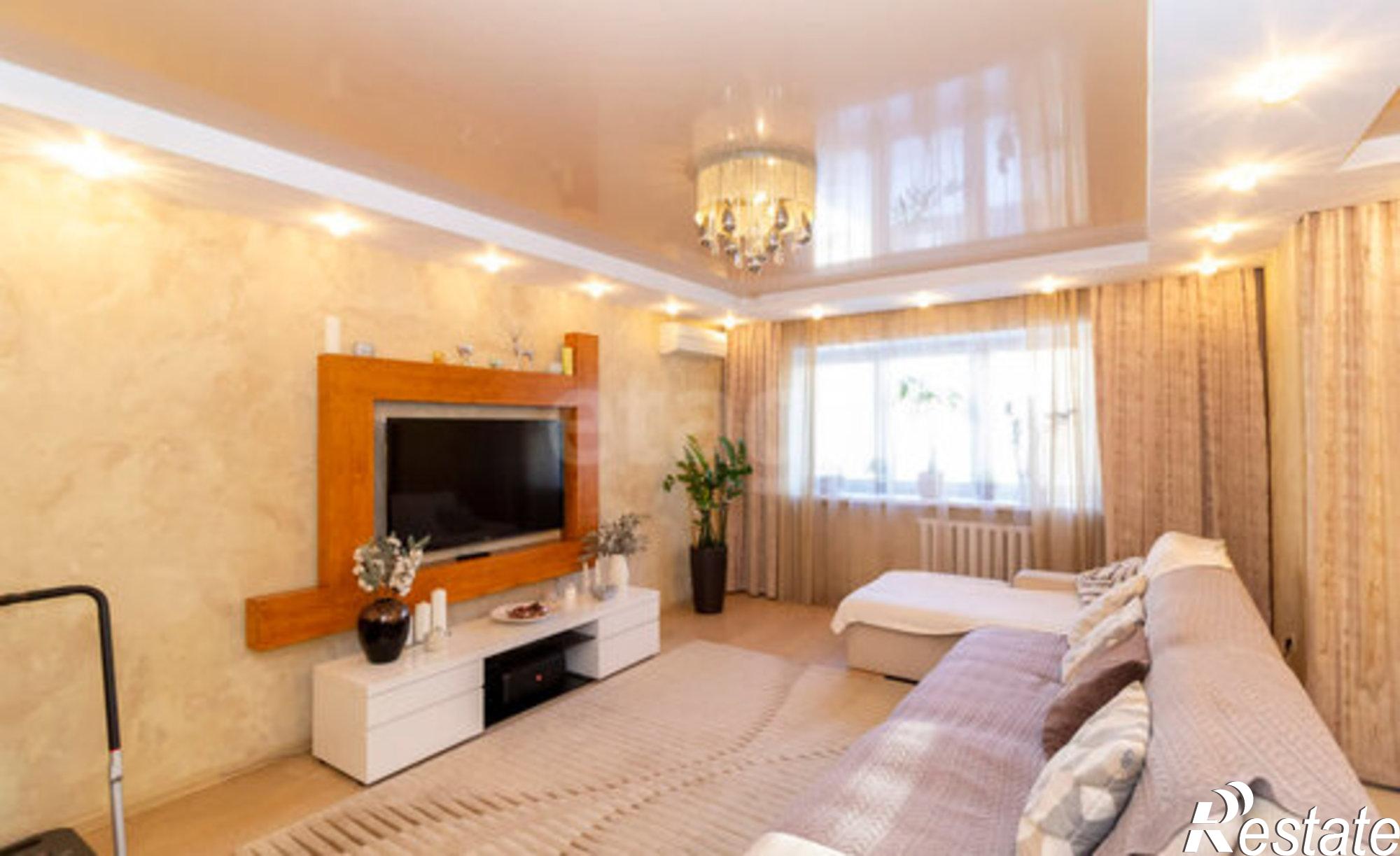 Купить квартиру за 15 500 000 рублей на ул Валерии Гнаровской, 10 3