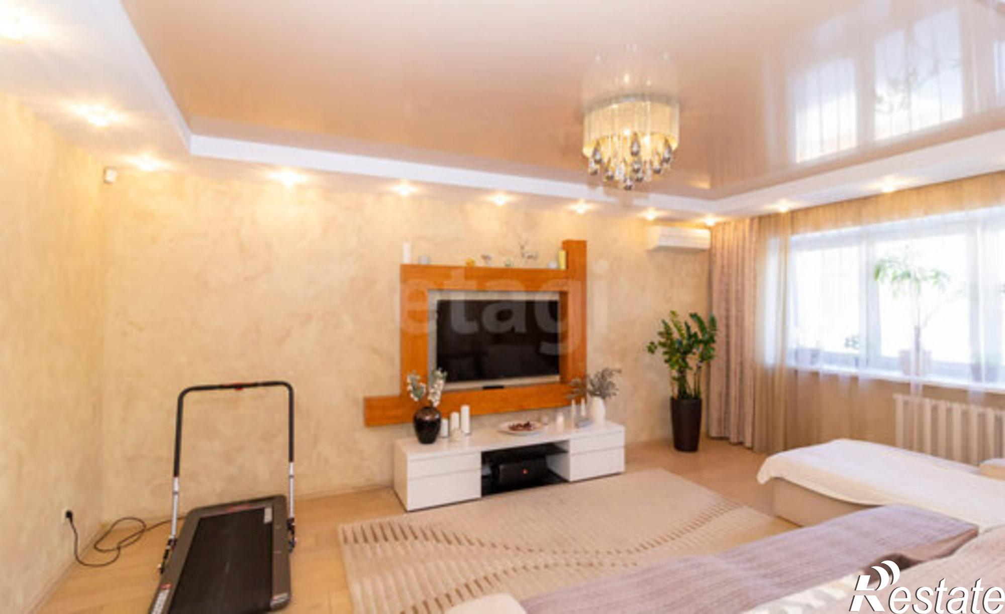 Купить квартиру за 15 500 000 рублей на ул Валерии Гнаровской, 10 3