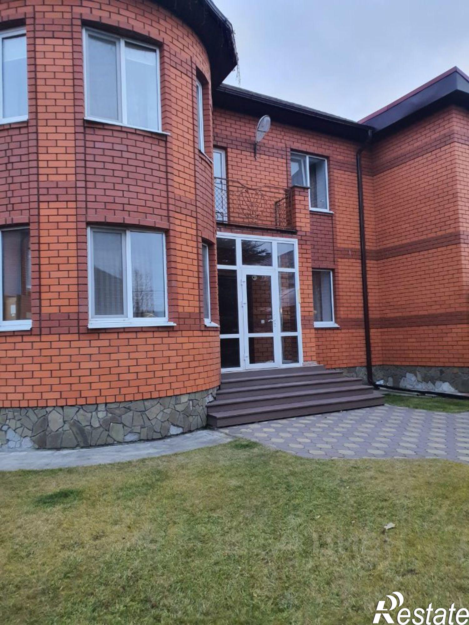 Сдать дачу, дом, коттедж за 150 000 рублей на ул Рабочей Молодежи, 32