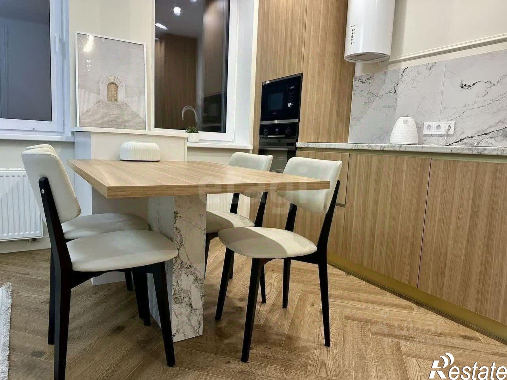 Сдать квартиру за 75 000 рублей на ул Комбинатская, 18