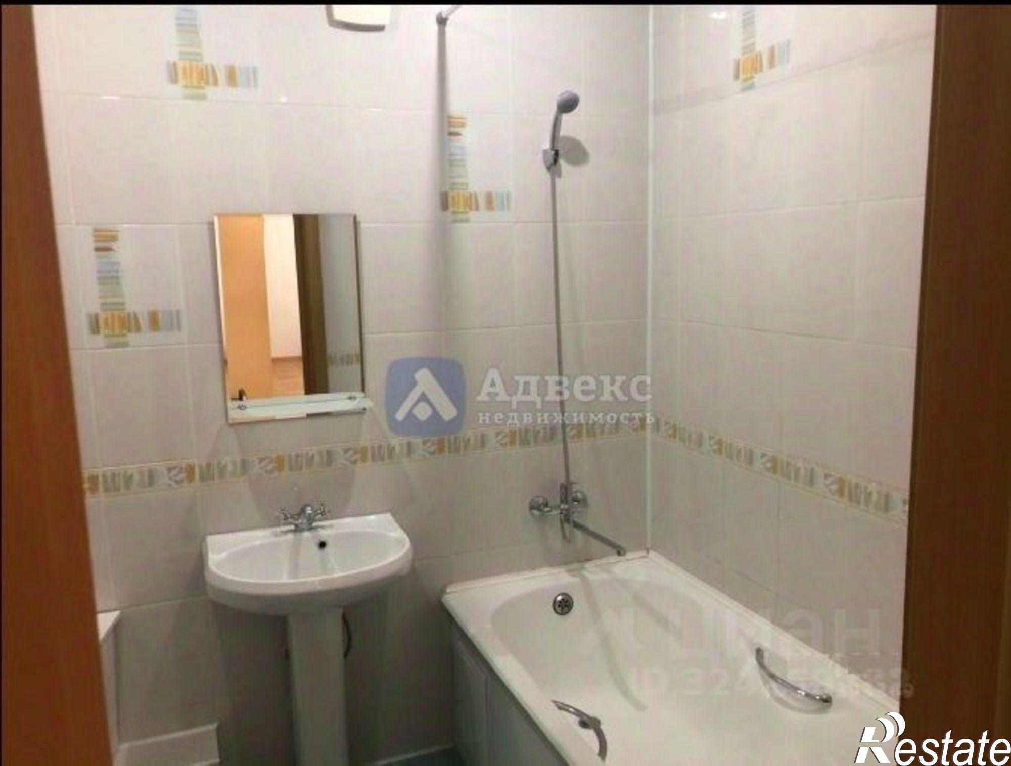 Купить квартиру за 5 900 000 рублей на ул Валерии Гнаровской, 4 2