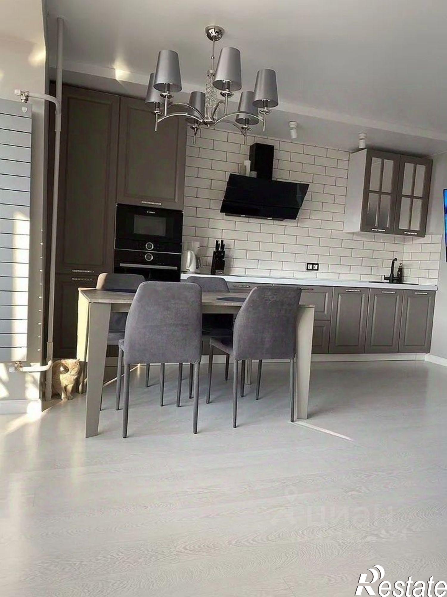 Купить квартиру за 10 332 000 рублей на ул Кремлевская, 102а