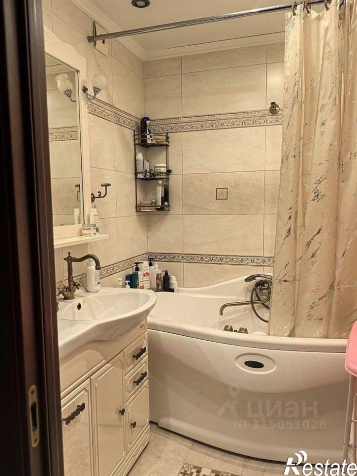 3-комн квартира улица Николая Семёнова, 29/2,  д. 29/2