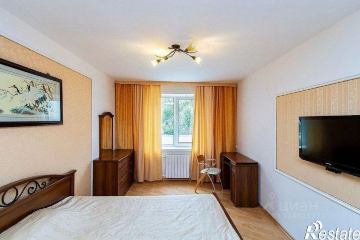 4-комн квартира улица 50 лет Октября, 30,  д. 30