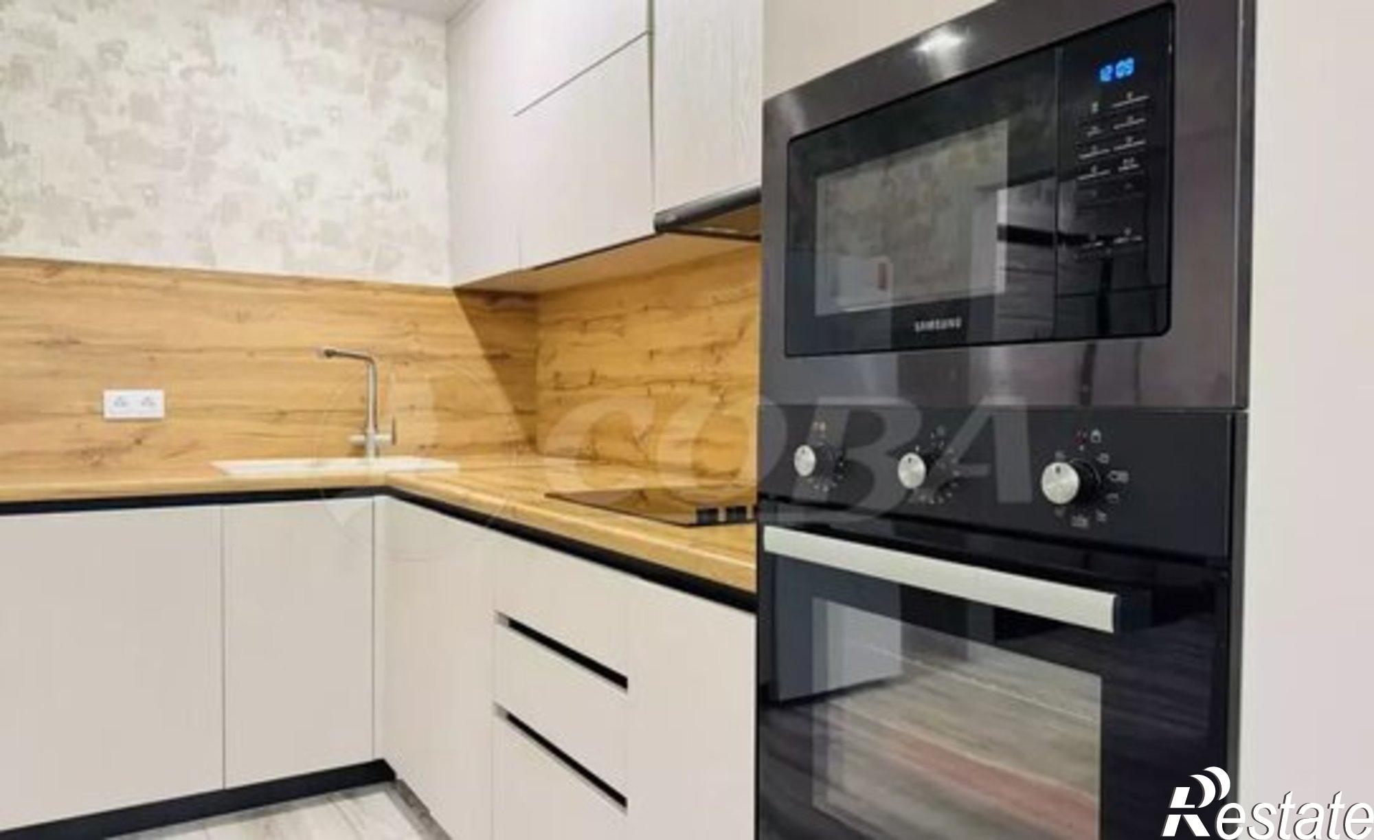 Купить квартиру за 9 300 000 рублей на улица Алексея Леонова, 36