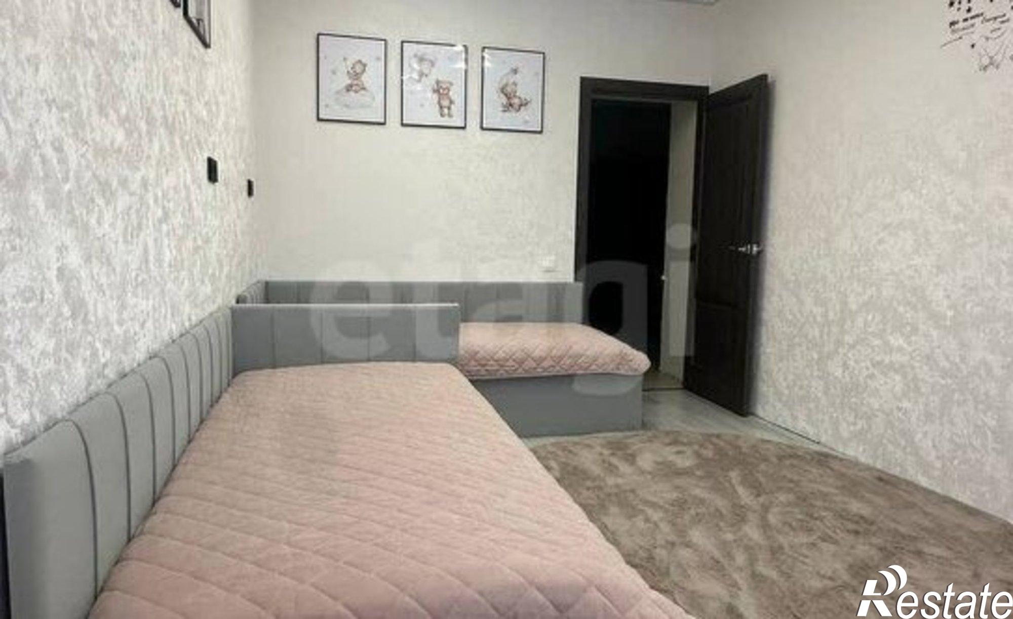 Купить квартиру за 10 000 000 рублей на ул Мельникайте, 144а