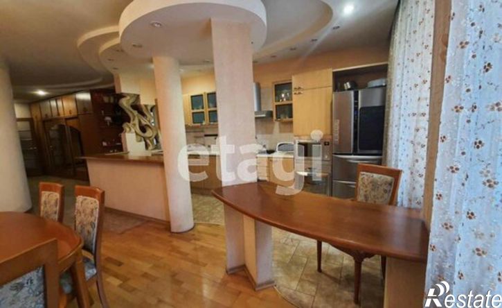 4-комн квартира улица 8 Марта, 2,  д. 2