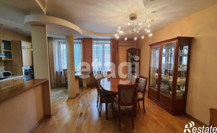 4-комн квартира улица 8 Марта, 2,  д. 2