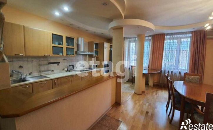 4-комн квартира улица 8 Марта, 2,  д. 2