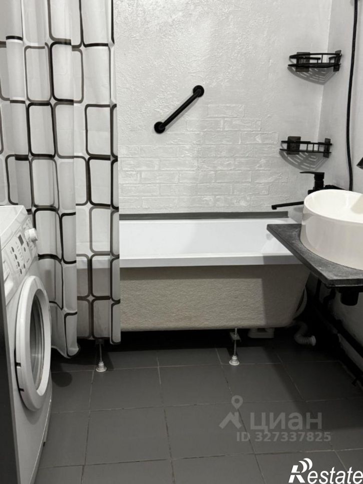 3-комн квартира ул Энергостроителей, 23,  д. 23