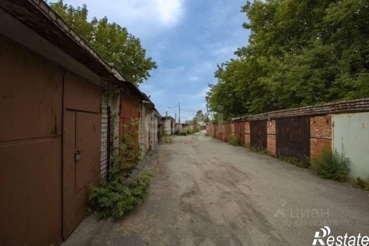 Гараж/парковка ул Мельникайте, 33,  д. 33
