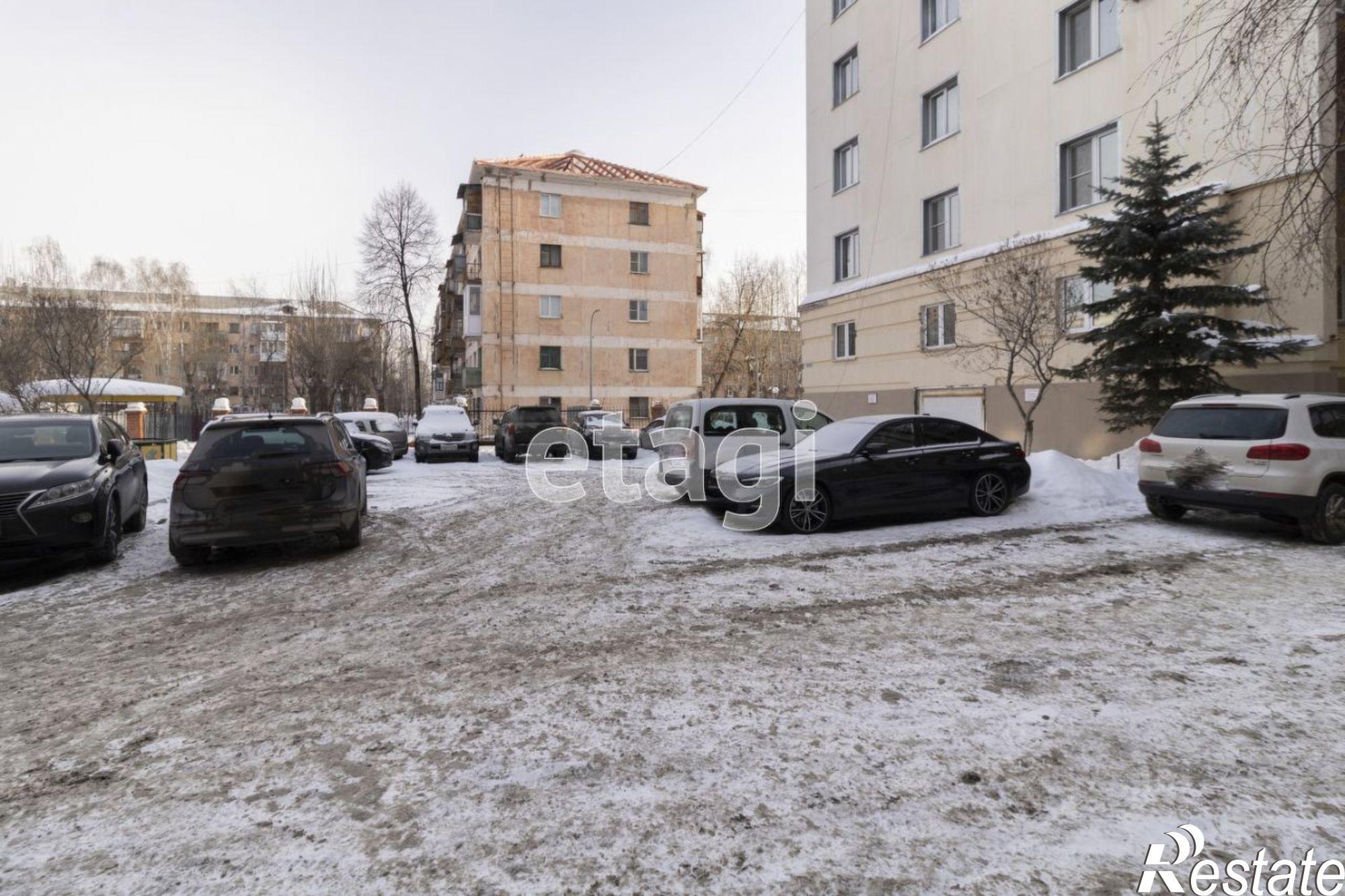 Купить офис, помещение под офис за 12 460 400 рублей на ул Республики, 171 2
