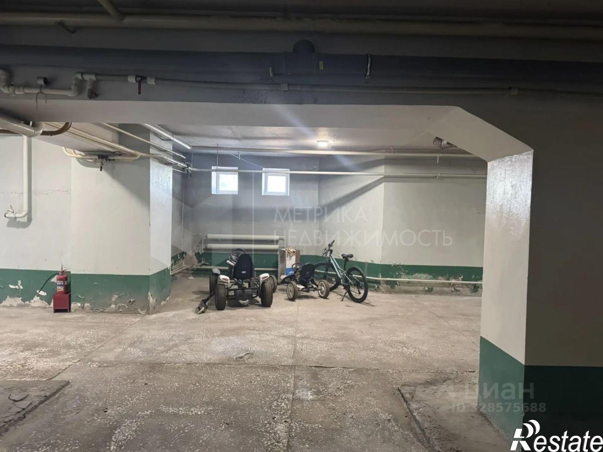 Купить гараж, место в паркинге за 3 600 000 рублей на ул Республики, 14
