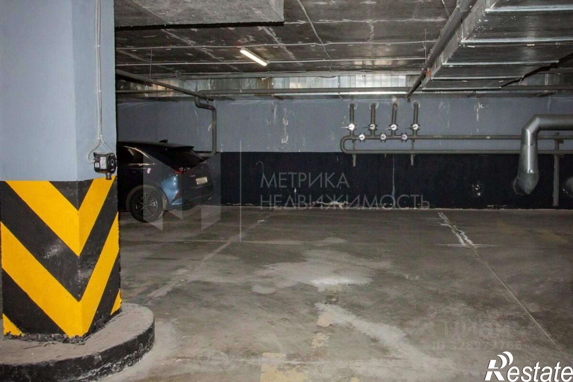 Купить гараж, место в паркинге за 225 000 рублей на ул Велижанская, 44