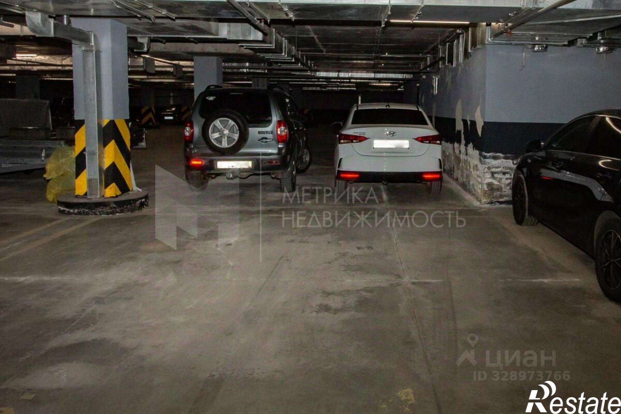 Купить гараж, место в паркинге за 225 000 рублей на ул Велижанская, 44