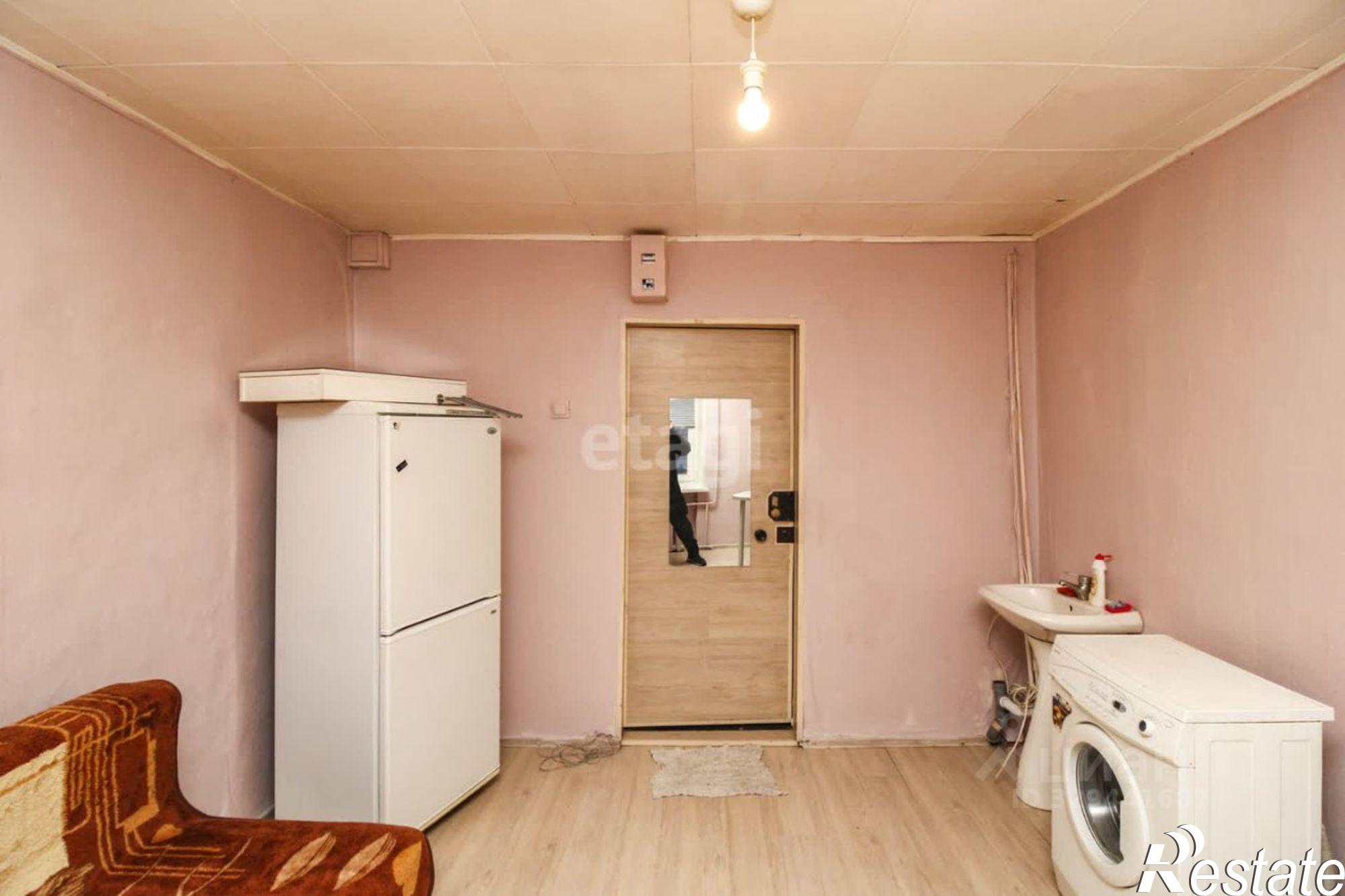 Купить комнату за 900 000 рублей на улица Республики, 214